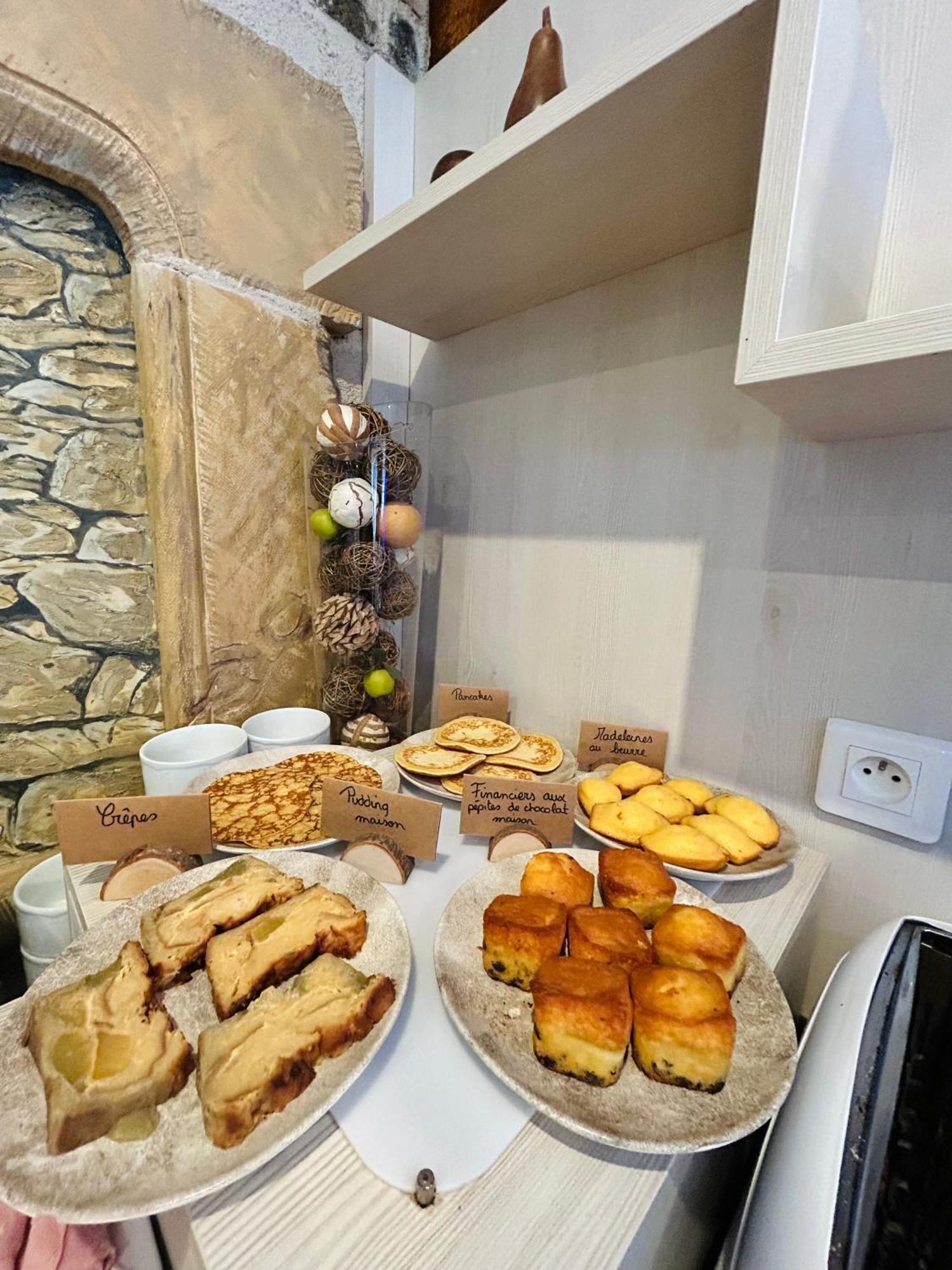 Logis Hotel L'Ayguelade Bielle Kültér fotó