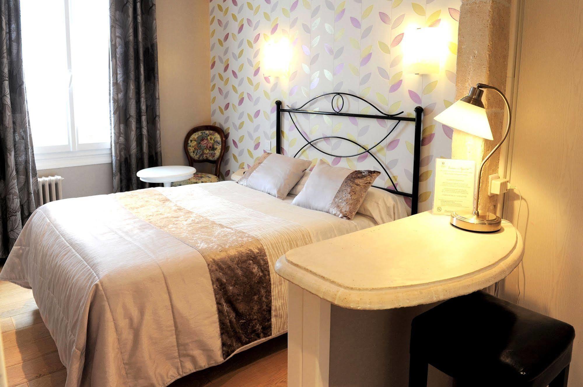 Logis Hotel L'Ayguelade Bielle Kültér fotó